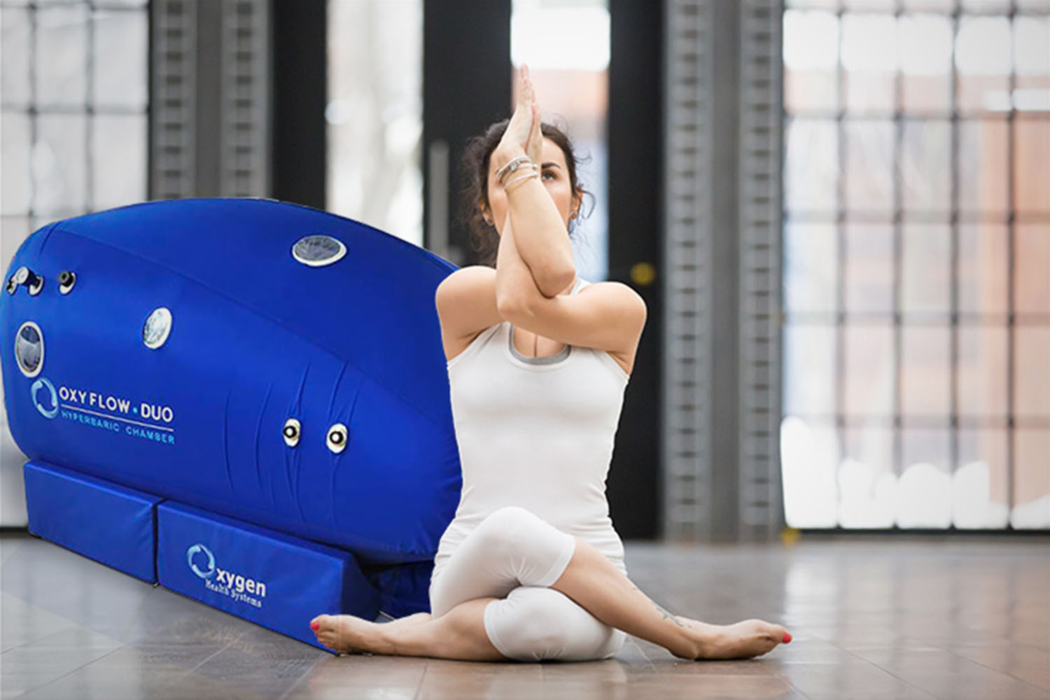 Oxyflow Duo chamber with oxygen concentrator and compressor