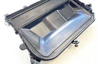 Car fuel injector protective engine cover