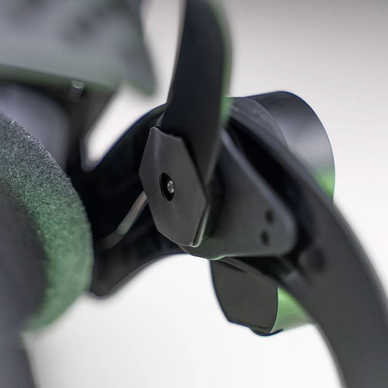 Comfort Topstrap side view on headset