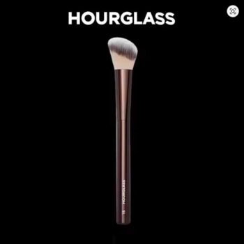 HOURGLASS-No.-15-Liquid-Blush-Angled-Contour-Brush