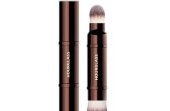 Hourglass-No.15-Retractable-Double-Ended-Complexion-Makeup-Face-Brush